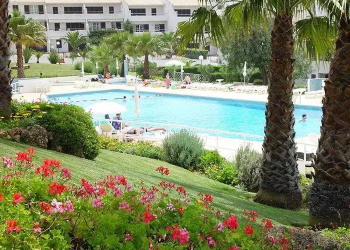 Apartmanhotel Cheerfulway Alba 3*