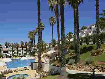 Cheerfulway Alba Apartmanhotel 3*